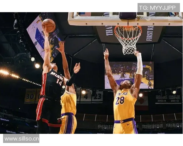 哈克斯三节狂砍27分7篮板湖人曾错失席菲诺的遗憾重现