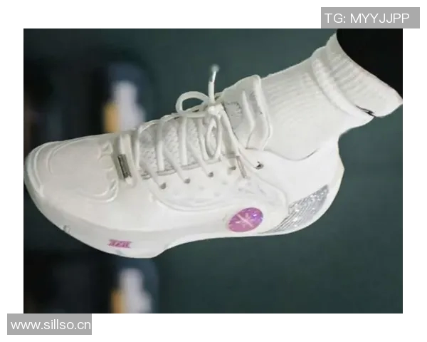 库明加连续两场比赛穿欧文球鞋引发球鞋市场热潮